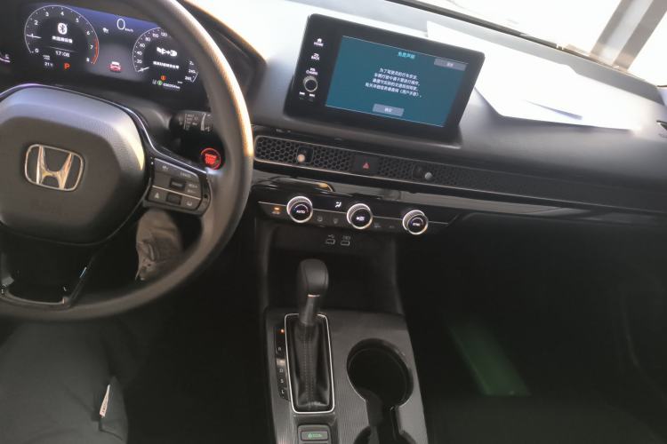 Used Honda Civic 2023 240TURBO CVT Dynamic Edition Center Console