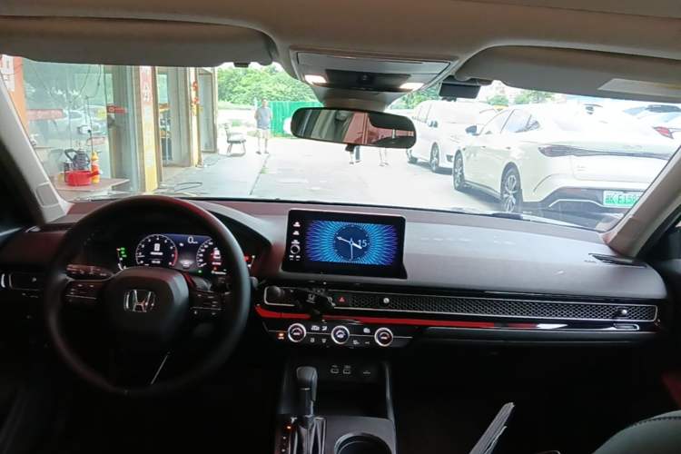 Used Honda Civic 2023 240TURBO CVT Dynamic · Center Stage Special Edition Center Console