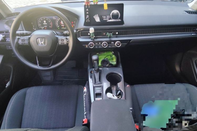 Used Honda Civic 2023 240TURBO CVT Dynamic Edition Center Console
