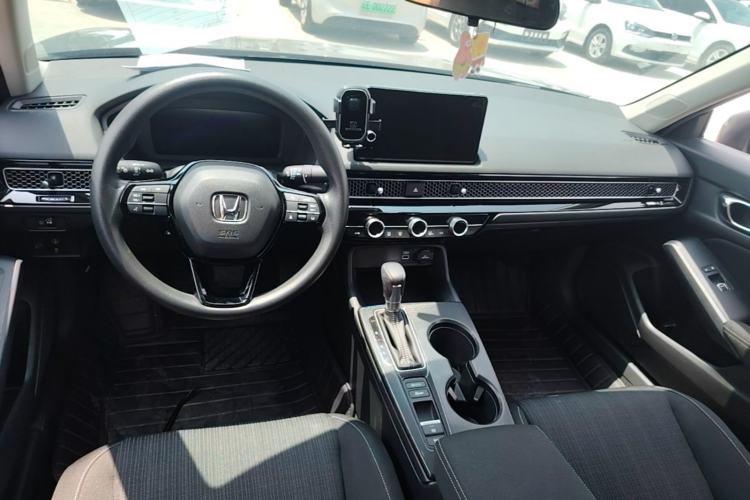 Used Honda Civic 2023 240TURBO CVT Dynamic · Center Stage Special Edition Center Console