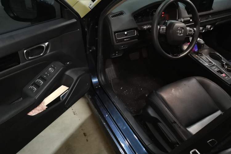 Used Honda Civic 2023 240TURBO CVT Dynamic Edition Driver Seat