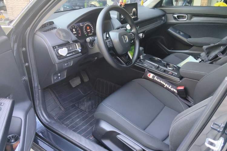 Used Honda Civic 2023 240TURBO CVT Dynamic Edition Driver Seat