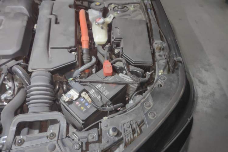 Used Honda Civic 2023 2.0L eHEV Pioneer Edition Engine Bay Left