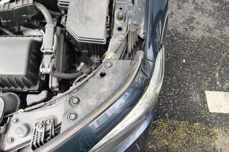 Used Honda Civic 2023 240TURBO CVT Dynamic Edition Engine Bay Left