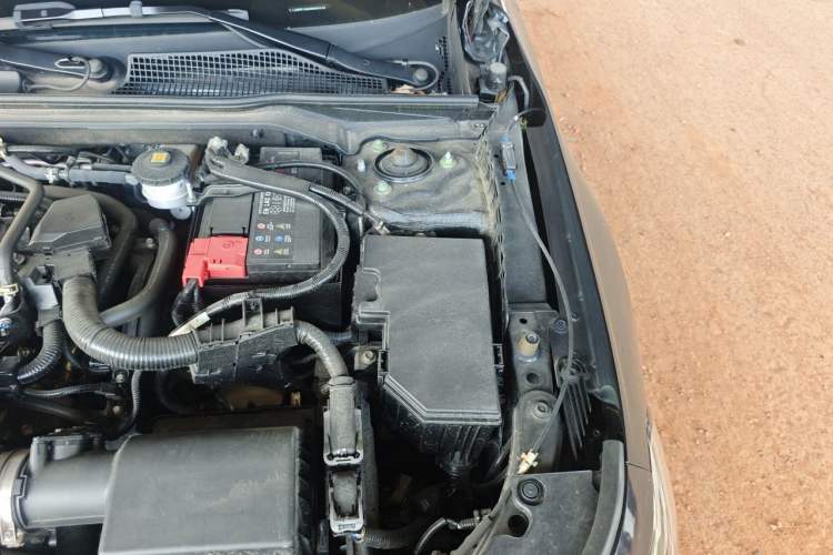 Used Honda Civic 2023 240TURBO CVT Dynamic Edition Engine Bay Left