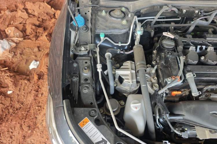 Used Honda Civic 2023 240TURBO CVT Dynamic Edition Engine Bay Right