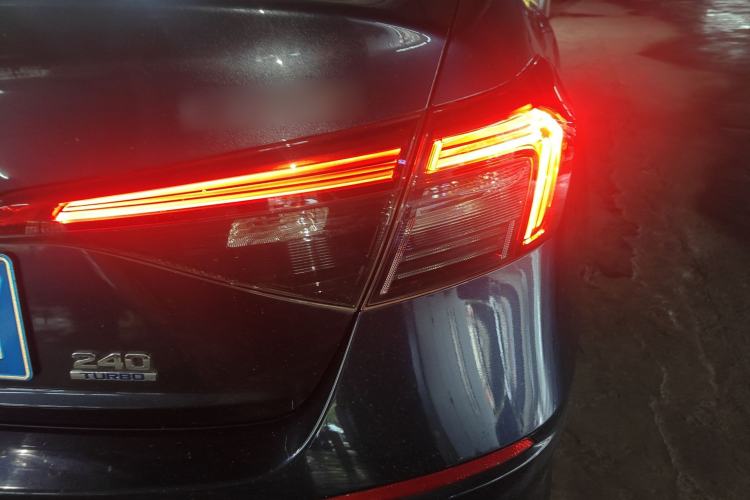 Used Honda Civic 2023 240TURBO CVT Dynamic · Center Stage Special Edition Exterior 3