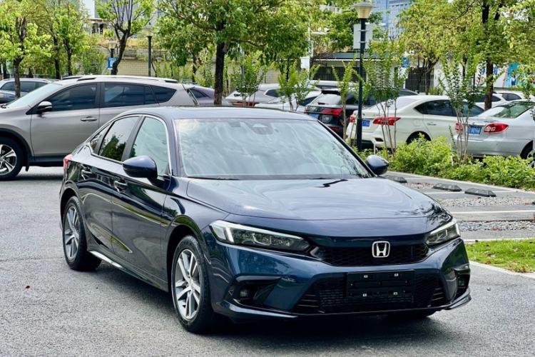 Used Honda Civic 2023 240TURBO CVT Dynamic · Center Stage Special Edition Exterior 3