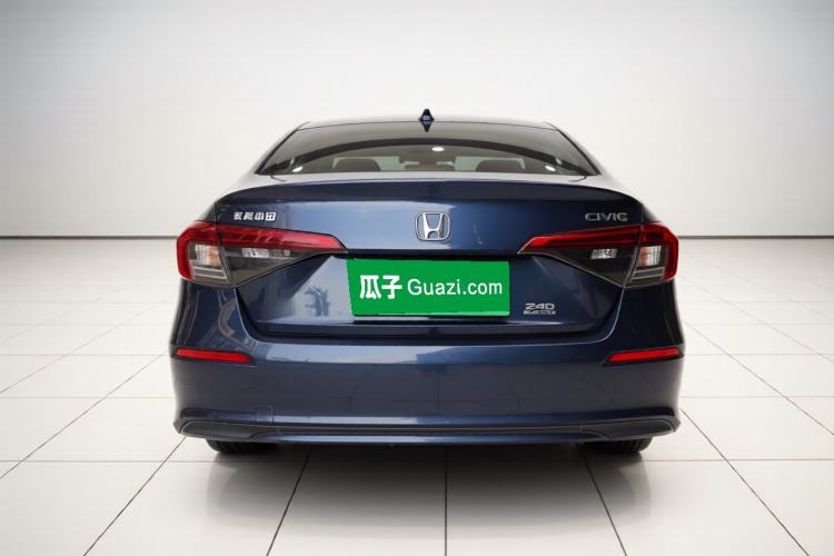 Used Honda Civic 2023 240TURBO CVT Dynamic · Center Stage Special Edition Exterior 4