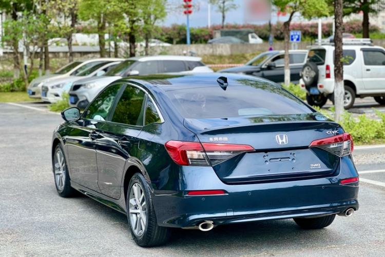 Used Honda Civic 2023 240TURBO CVT Dynamic · Center Stage Special Edition Exterior 4