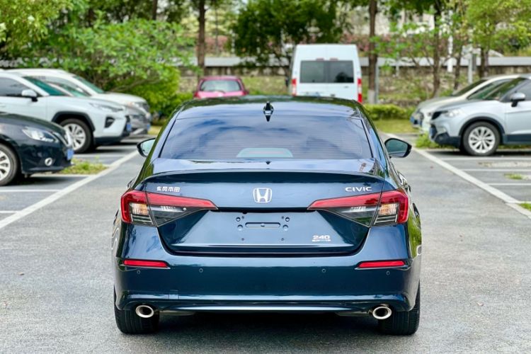 Used Honda Civic 2023 240TURBO CVT Dynamic · Center Stage Special Edition Exterior 8