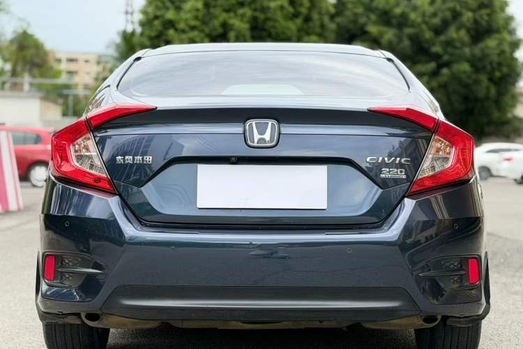 Used Honda Civic 2023 240TURBO CVT Dynamic · Center Stage Special Edition Exterior 8