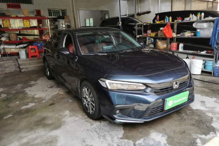 Used Honda Civic 2023 240TURBO CVT Dynamic · Center Stage Special Edition Front Right 45 Deg