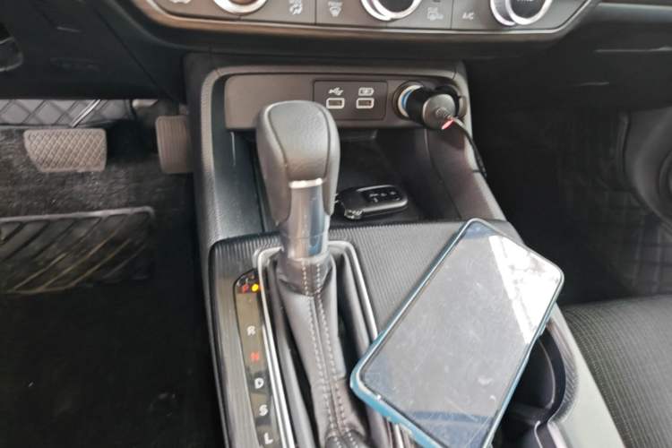 Used Honda Civic 2023 240TURBO CVT Dynamic · Center Stage Special Edition Gear Lever