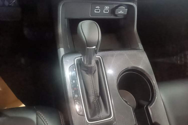 Used Honda Civic 2023 240TURBO CVT Dynamic Edition Gear Lever