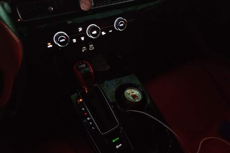 Used Honda Civic 2023 240TURBO CVT Dynamic Edition Gear Lever