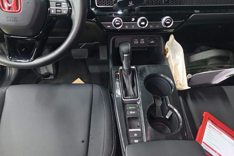 Used Honda Civic 2023 240TURBO CVT Dynamic Edition Gear Lever