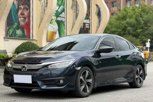 Used Honda Civic 2023 240TURBO CVT Dynamic · Center Stage Special Edition