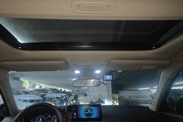 Used Honda Civic 2023 240TURBO CVT Dynamic · Center Stage Special Edition Headliner