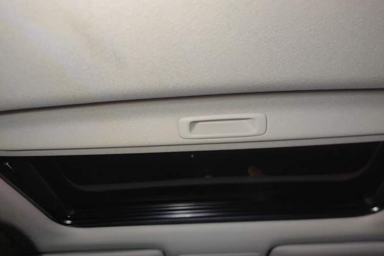 Used Honda Civic 2023 2.0L eHEV Pioneer Edition Headliner