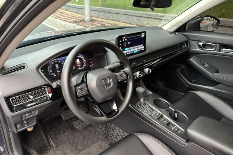 Used Honda Civic 2023 240TURBO CVT Dynamic Edition Interior 10