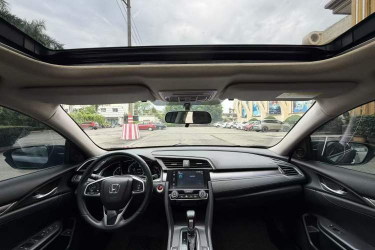 Used Honda Civic 2023 240TURBO CVT Dynamic · Center Stage Special Edition Interior 2
