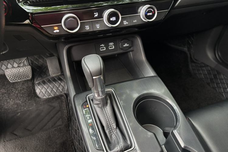 Used Honda Civic 2023 240TURBO CVT Dynamic Edition Interior 2