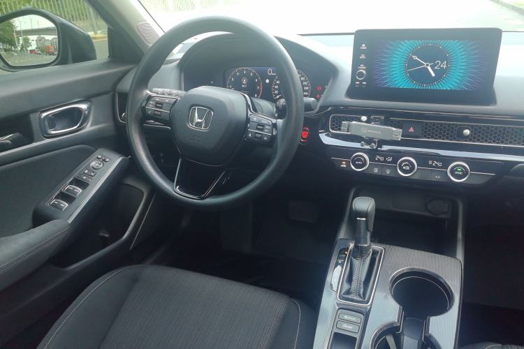 Used Honda Civic 2023 240TURBO CVT Dynamic Edition Interior 2