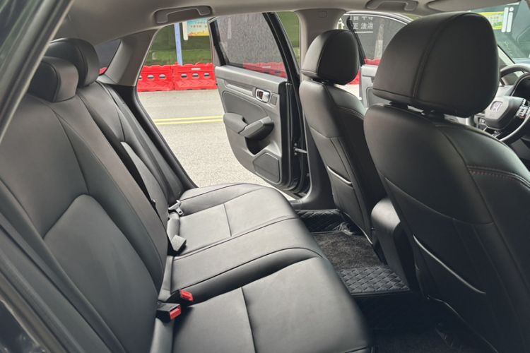Used Honda Civic 2023 240TURBO CVT Dynamic Edition Interior 8