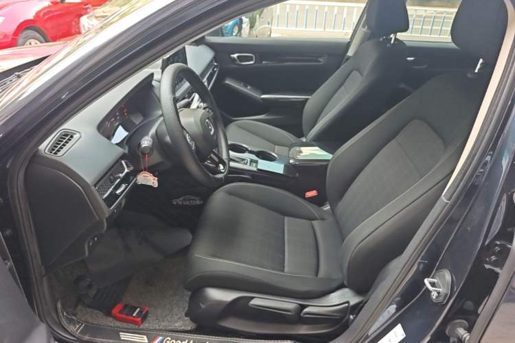 Used Honda Civic 2023 240TURBO CVT Dynamic Edition Left Front Seat