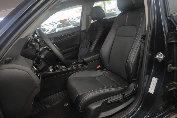 Used Honda Civic 2023 240TURBO CVT Dynamic · Center Stage Special Edition Left Front Seat