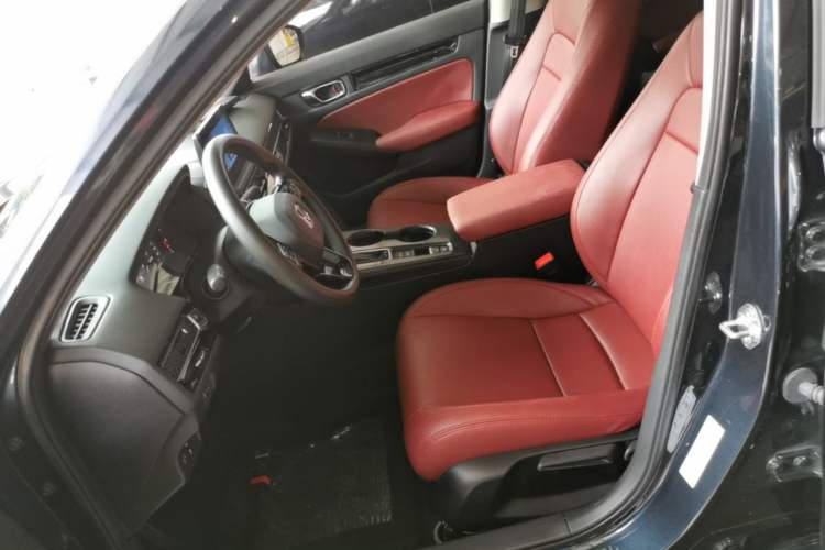Used Honda Civic 2023 240TURBO CVT Dynamic · Center Stage Special Edition Left Front Seat