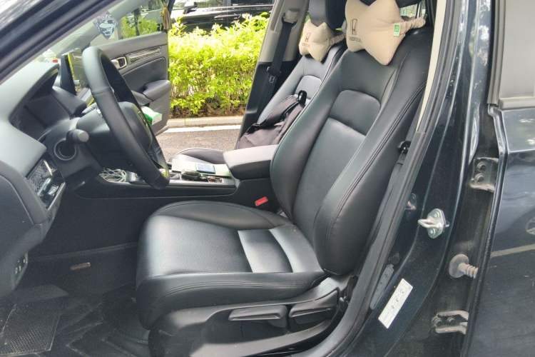 Used Honda Civic 2023 240TURBO CVT Dynamic Edition Left Front Seat