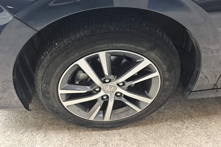 Used Honda Civic 2023 240TURBO CVT Dynamic Edition Left Front Wheel Hub