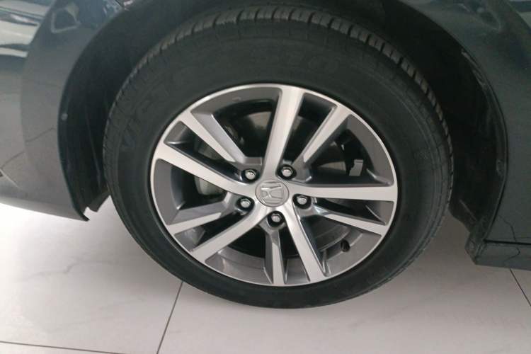 Used Honda Civic 2023 240TURBO CVT Dynamic Edition Left Front Wheel Hub