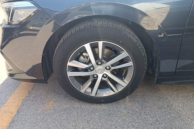 Used Honda Civic 2023 240TURBO CVT Dynamic Edition Left Front Wheel Hub