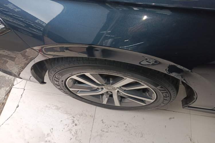 Used Honda Civic 2023 240TURBO CVT Dynamic Edition Left Front Wheel Hub