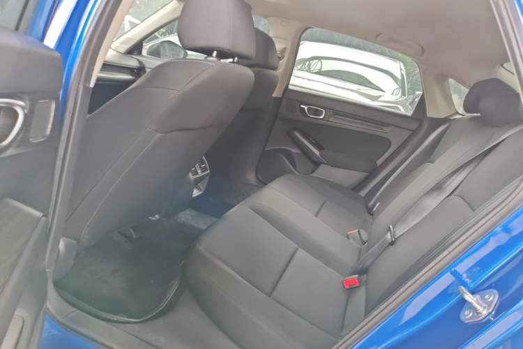 Used Honda Civic 2023 240TURBO CVT Dynamic · Center Stage Special Edition Left Rear Seat