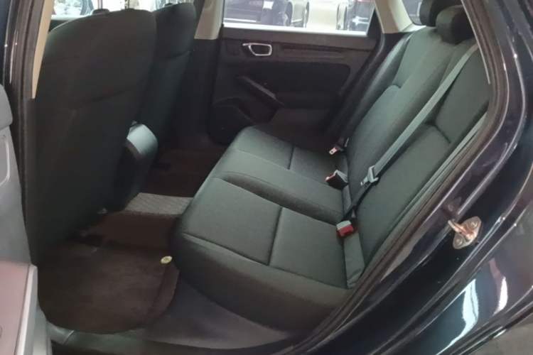 Used Honda Civic 2023 240TURBO CVT Dynamic · Center Stage Special Edition Left Rear Seat