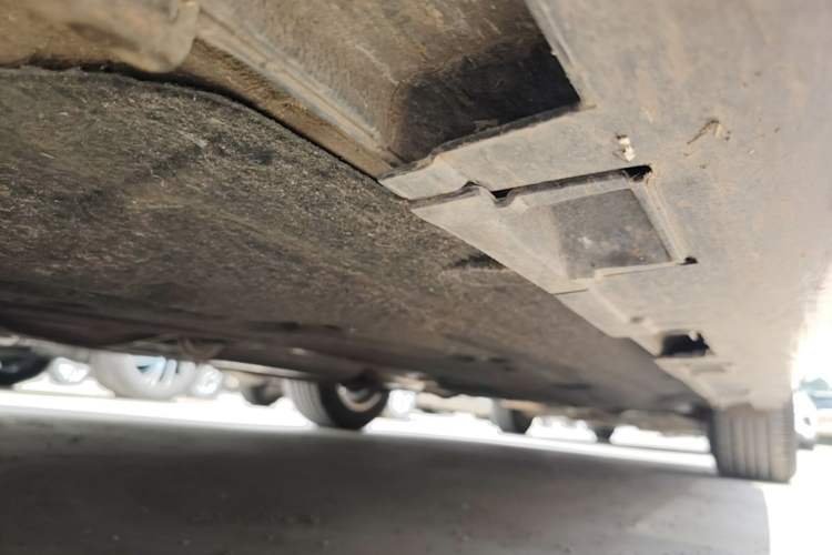 Used Honda Civic 2023 240TURBO CVT Dynamic · Center Stage Special Edition Left Side Sill