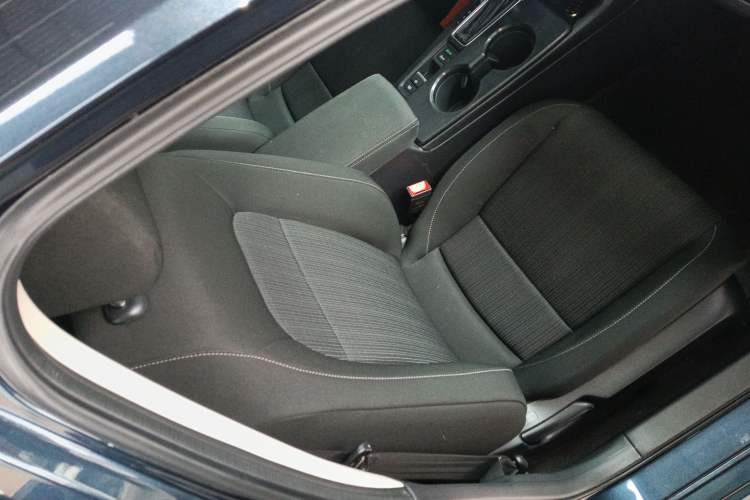 Used Honda Civic 2023 240TURBO CVT Dynamic Edition Right Front Seat