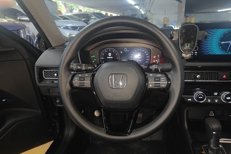Used Honda Civic 2023 240TURBO CVT Dynamic · Center Stage Special Edition Steering Wheel