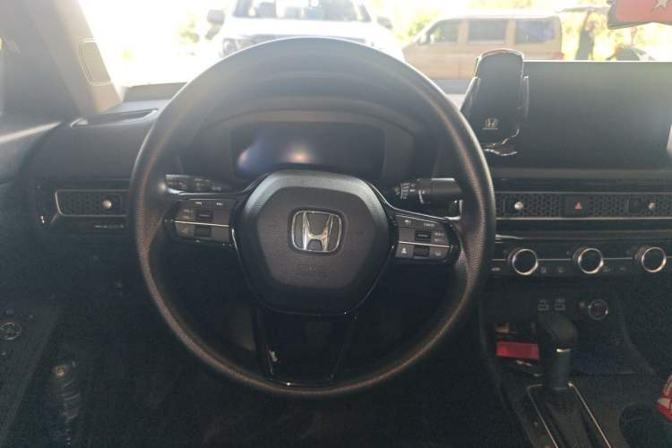 Used Honda Civic 2023 240TURBO CVT Dynamic Edition Steering Wheel