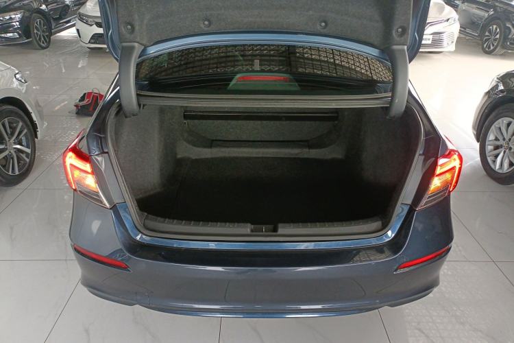 Used Honda Civic 2023 240TURBO CVT Dynamic Edition Trunk