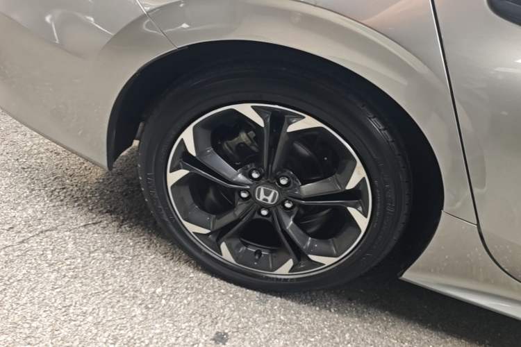 Used Honda Civic 2023 240TURBO CVT Dynamic Control · C-Position Guest Special Edition Exterior 5