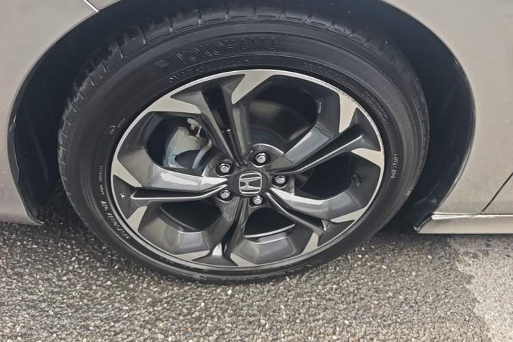 Used Honda Civic 2023 240TURBO CVT Dynamic Control · C-Position Guest Special Edition Left Front Wheel Hub