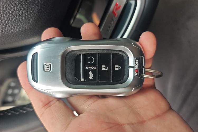 Used Honda Civic 2023 240TURBO CVT Dynamic Control · C-Position Guest Special Edition Vehicle Key