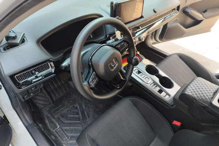 Used Honda Civic 2023 2.0L eHEV Pioneer Edition Steering Wheel