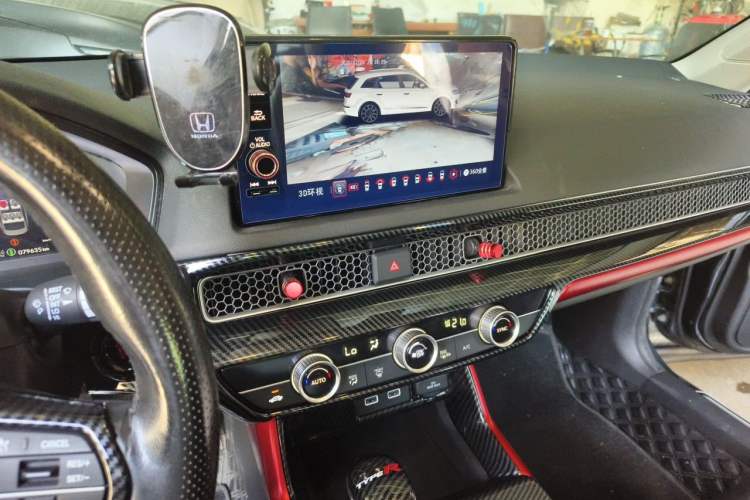 Used Honda Civic 2023 240TURBO CVT Dynamic Edition Audio And AC Panel