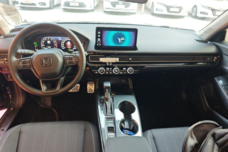 Used Honda Civic 2023 240TURBO CVT Dynamic Edition Center Console